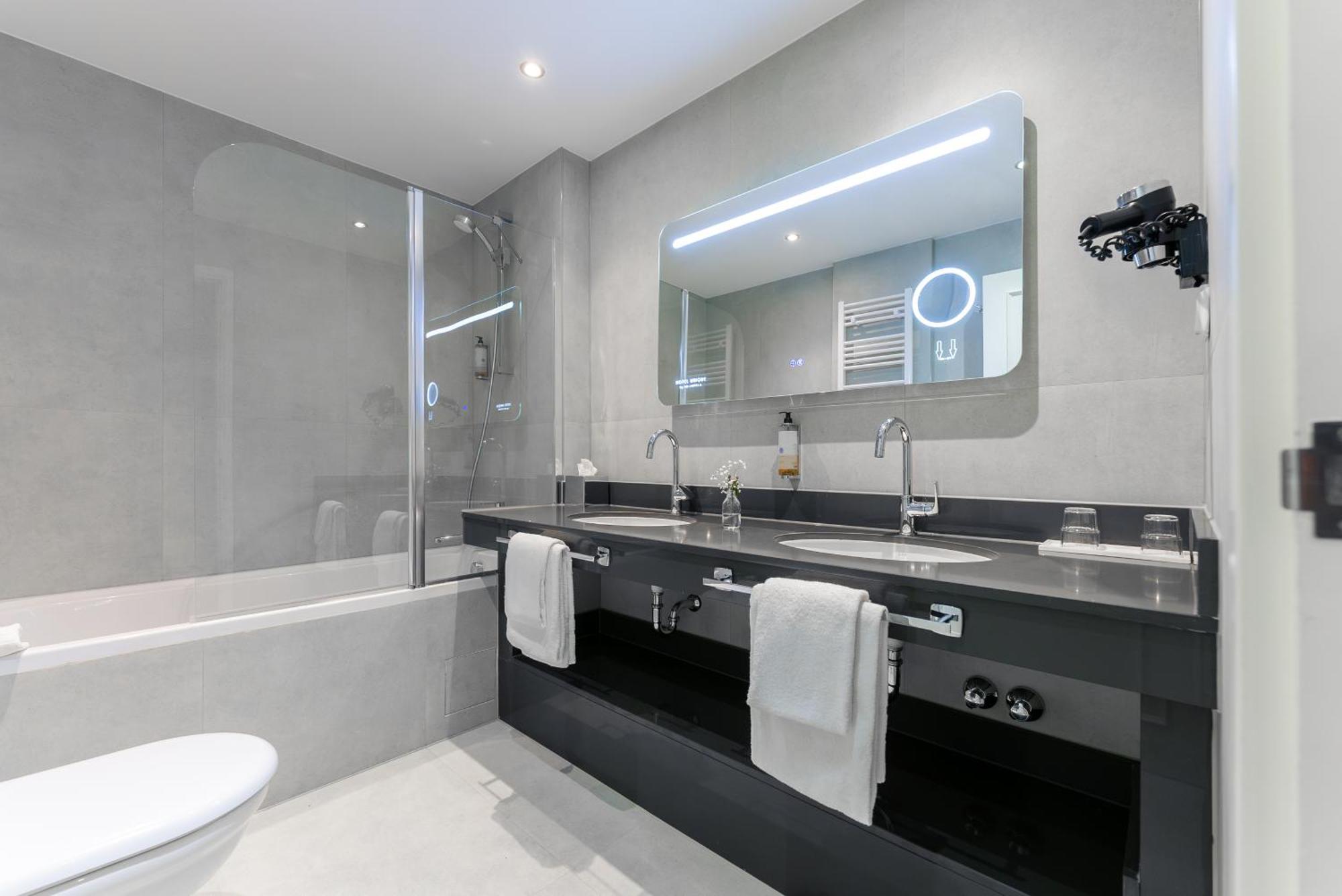 Unique Hauptbahnhof Hotel 4*