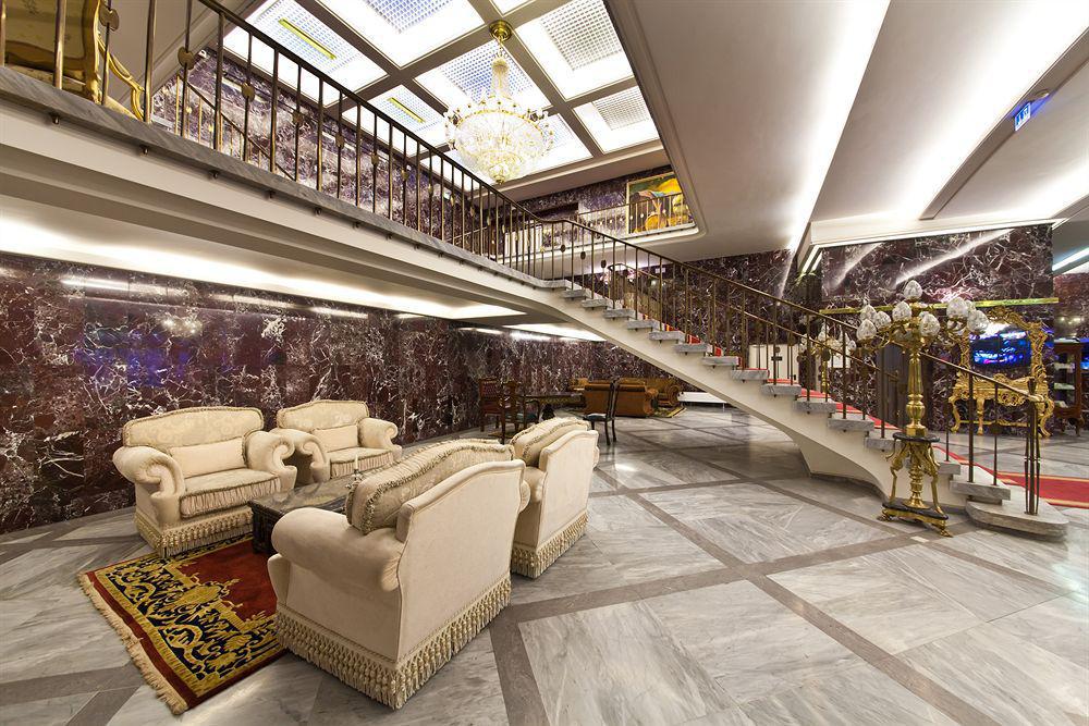 Unique Hauptbahnhof 4*